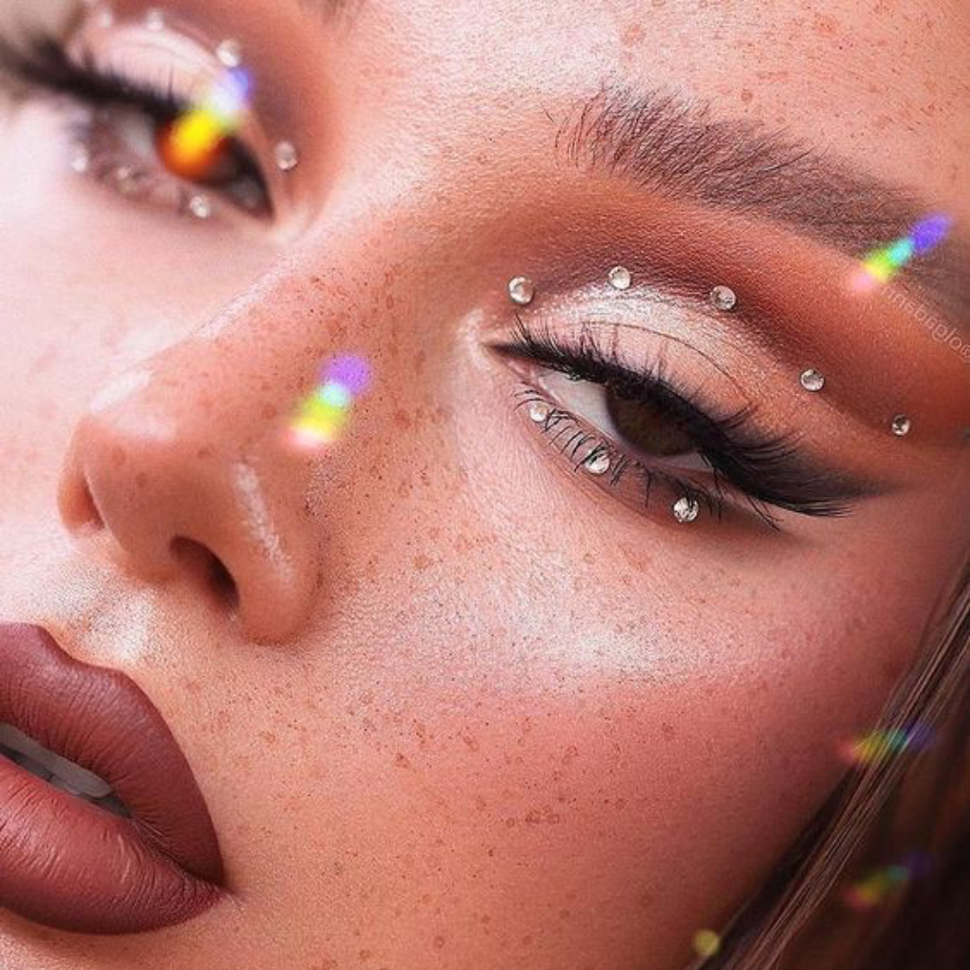 Sparkle Up Your Life: The Ultimate Guide to Glitter & Shimmer Makeup Magic